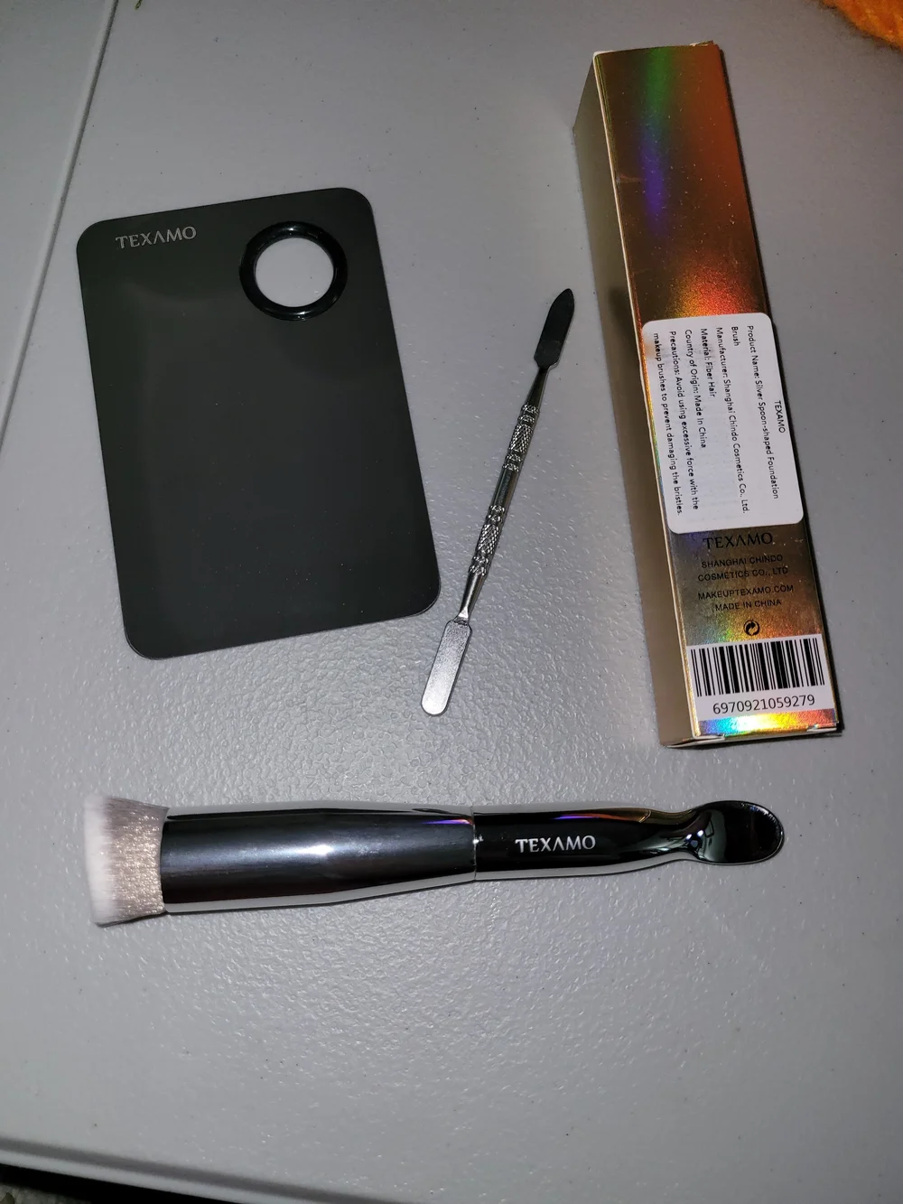 Texamo Metallic Makeup Foundation Brush with Mixing Palette - Black